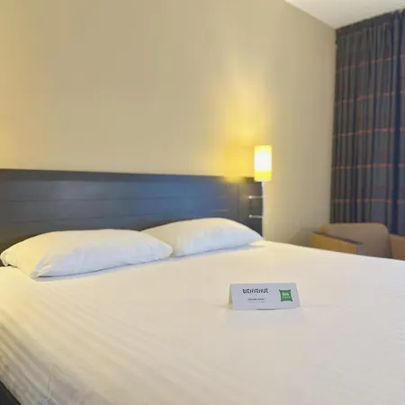Ibis Styles Centre Gare Hotel 3*